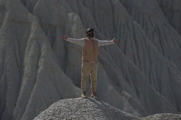 پژمان بازغی چگونه به «راه تاز» اضافه شد؟؛ تغییرات در پروژه با وقوع جنگ